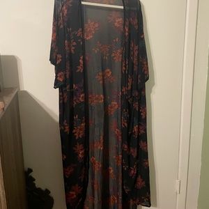 Black floral duster